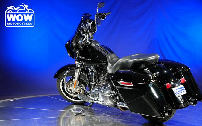2010 Harley-Davidson® FLHX STREET GLIDE