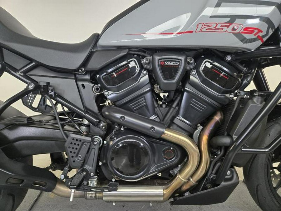 2025 Harley-Davidson® RA1250ST - Pan America® 1250 ST
