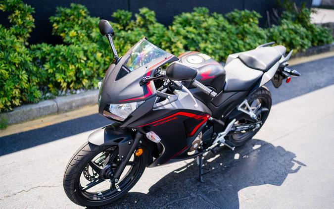 2022 Honda CBR300R ABS