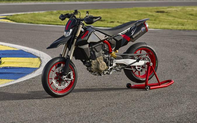 2027 Ducati Hypermotard 698 Nera