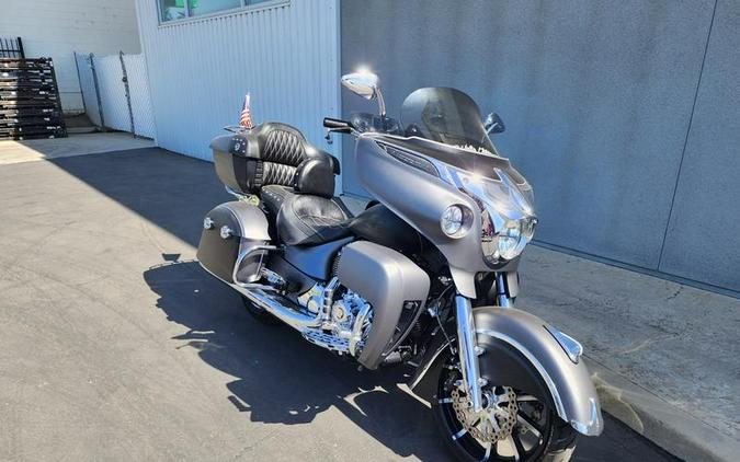 2019 Indian Motorcycle® Roadmaster® Steel Gray Smoke / Thunder Black Smoke