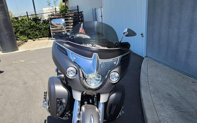 2019 Indian Motorcycle® Roadmaster® Steel Gray Smoke / Thunder Black Smoke