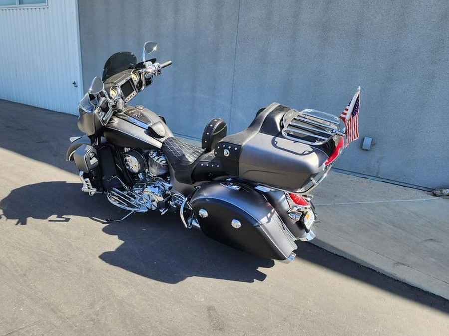 2019 Indian Motorcycle® Roadmaster® Steel Gray Smoke / Thunder Black Smoke