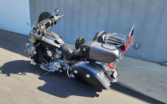 2019 Indian Motorcycle® Roadmaster® Steel Gray Smoke / Thunder Black Smoke