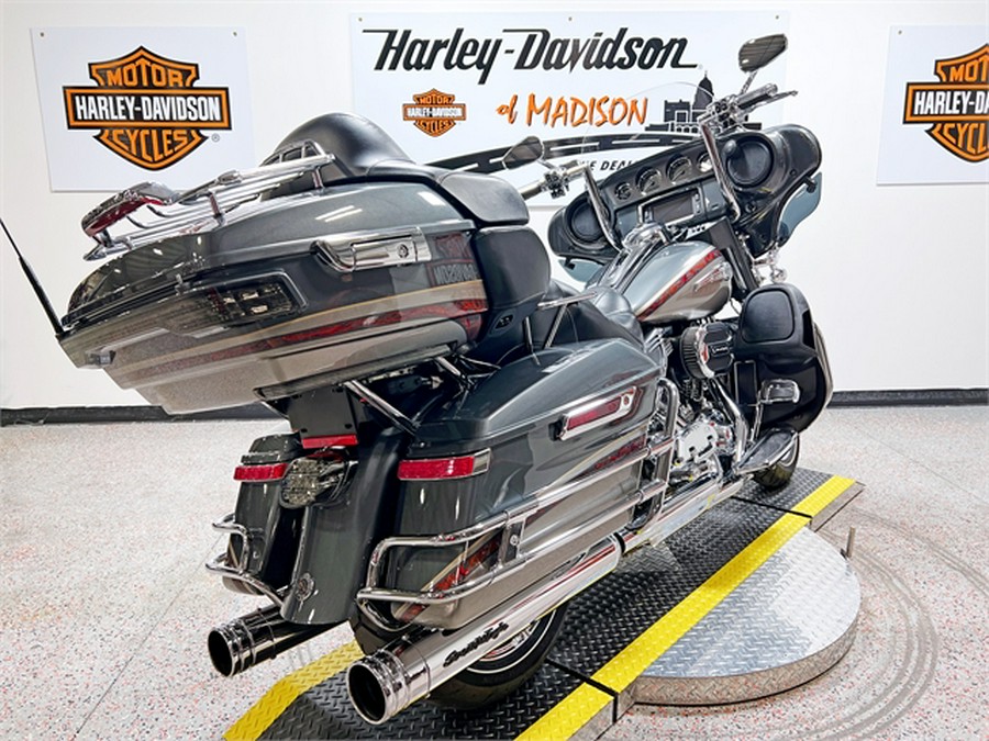 2016 Harley-Davidson CVO Limited FLHTKSE 23,433 Miles