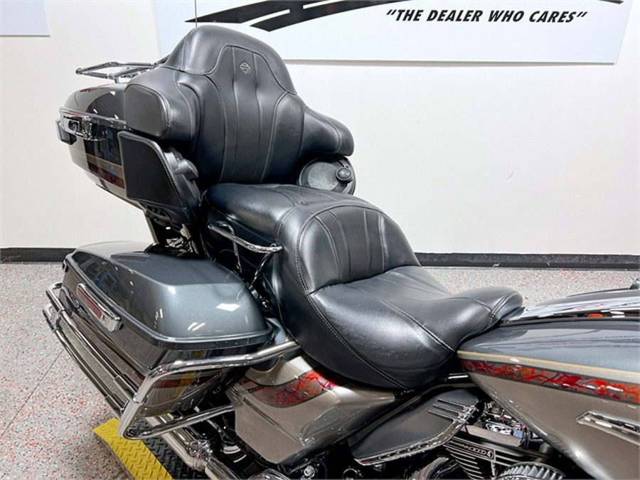 2016 Harley-Davidson CVO Limited FLHTKSE 23,433 Miles