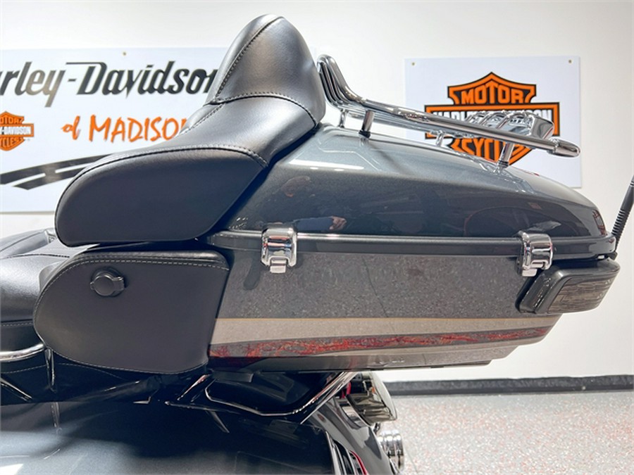 2016 Harley-Davidson CVO Limited FLHTKSE 23,433 Miles