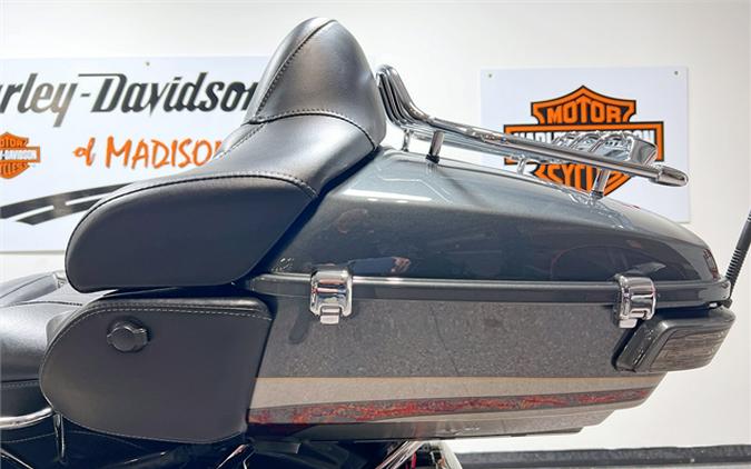 2016 Harley-Davidson CVO Limited FLHTKSE 23,433 Miles