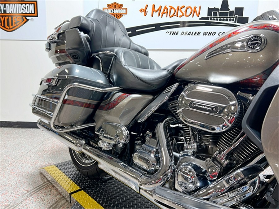 2016 Harley-Davidson CVO Limited FLHTKSE 23,433 Miles