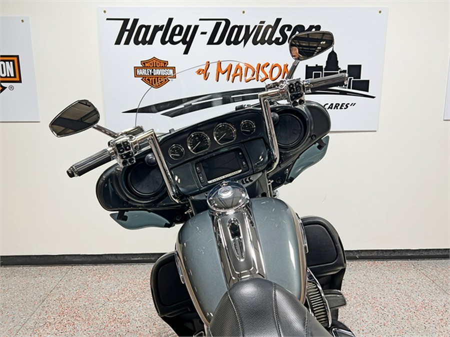 2016 Harley-Davidson CVO Limited FLHTKSE 23,433 Miles