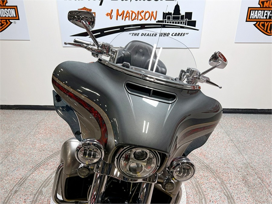 2016 Harley-Davidson CVO Limited FLHTKSE 23,433 Miles