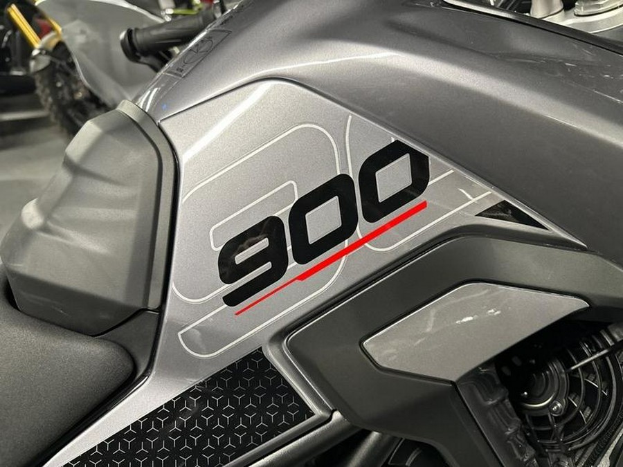 2025 Triumph TRIGER 900