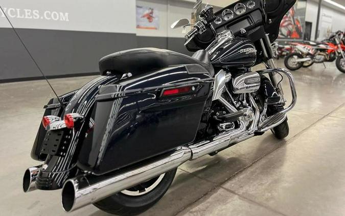 2019 Harley-Davidson® FLHX - Street Glide®