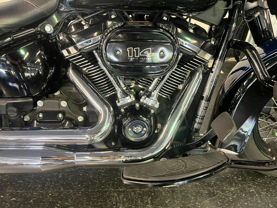 2018 Harley-Davidson 115th Anniversary Heritage Classic 114 Legend Blue/Black FLHCS