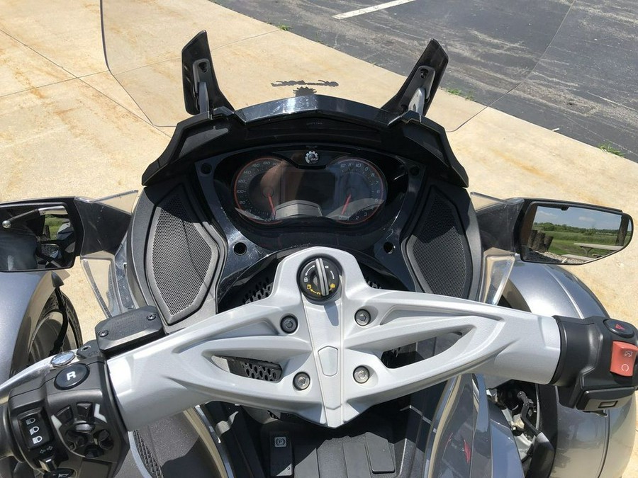 2013 Can-Am® Spyder ST