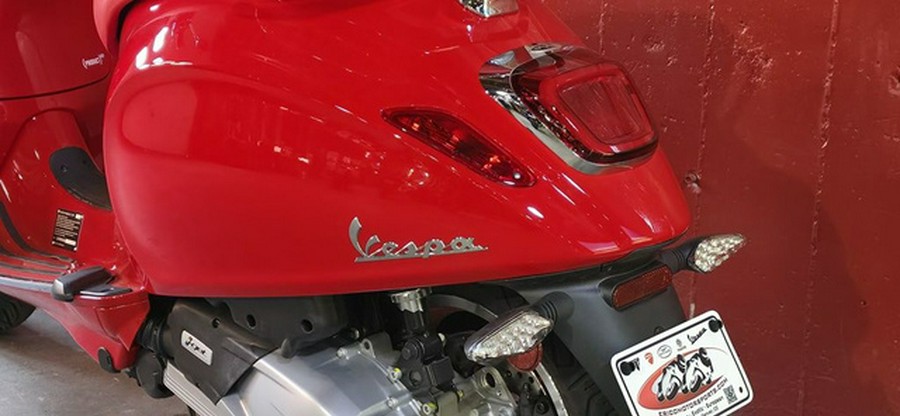 2027 Vespa Primavera 150 Red