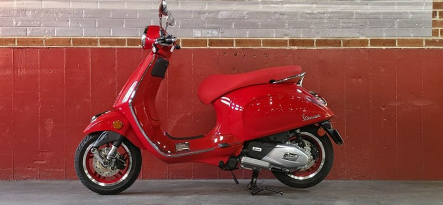 2027 Vespa Primavera 150 Red