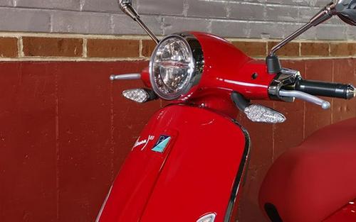 2027 Vespa Primavera 150 Red