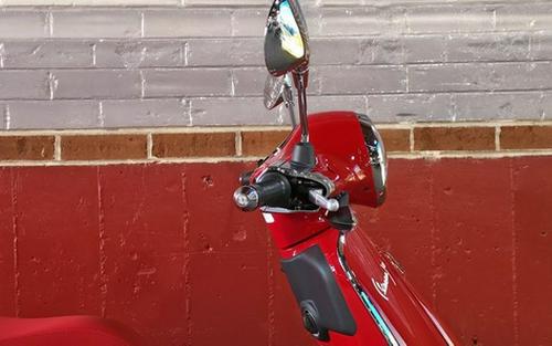 2027 Vespa Primavera 150 Red