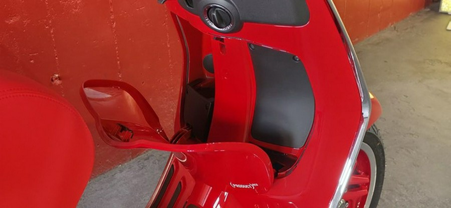 2027 Vespa Primavera 150 Red