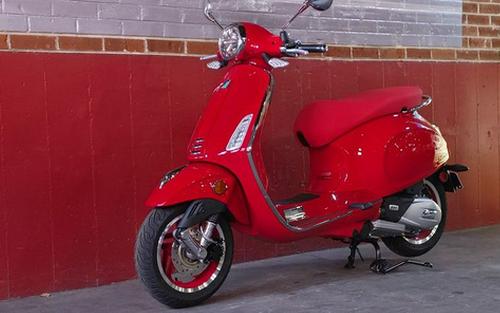 2027 Vespa Primavera 150 Red