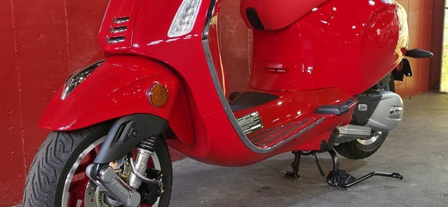 2027 Vespa Primavera 150 Red