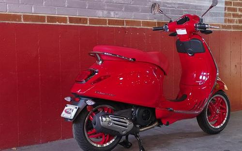 2027 Vespa Primavera 150 Red