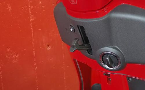 2027 Vespa Primavera 150 Red