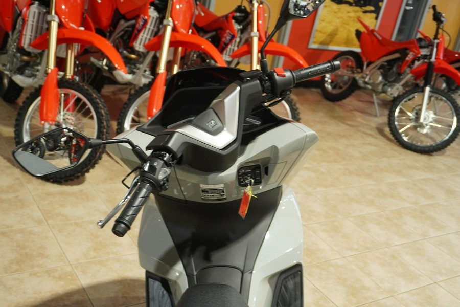 2025 Honda PCX160AS