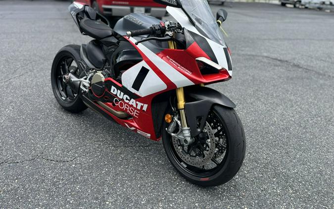 2025 Ducati Panigale V2 Superquadro Final Edition
