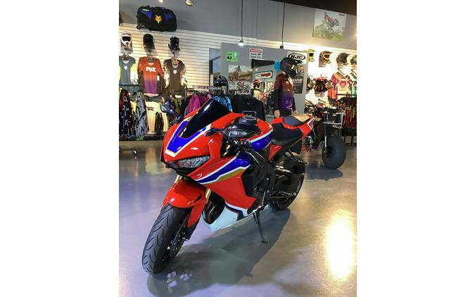 2023 CBR1000RR - Honda