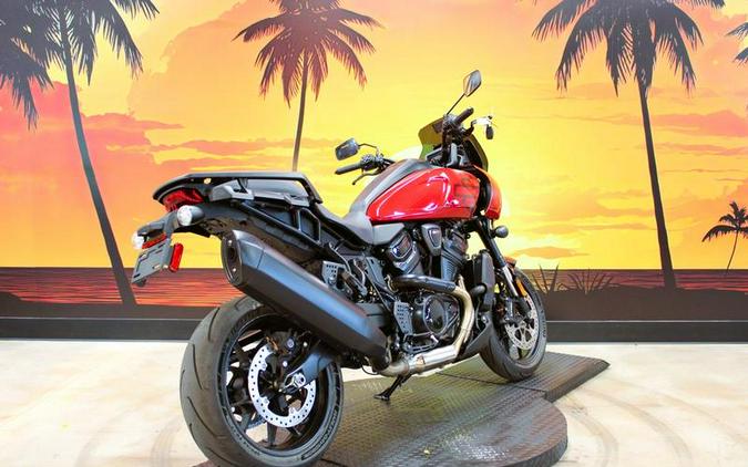2025 Harley-Davidson® RA1250ST - Pan America® 1250 ST