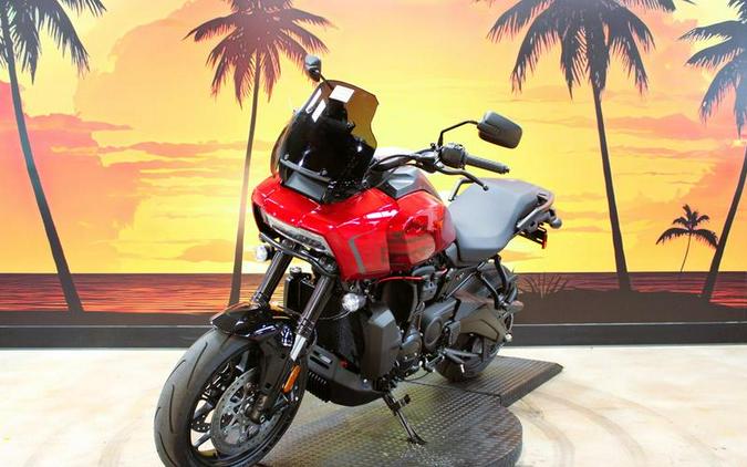 2025 Harley-Davidson® RA1250ST - Pan America® 1250 ST