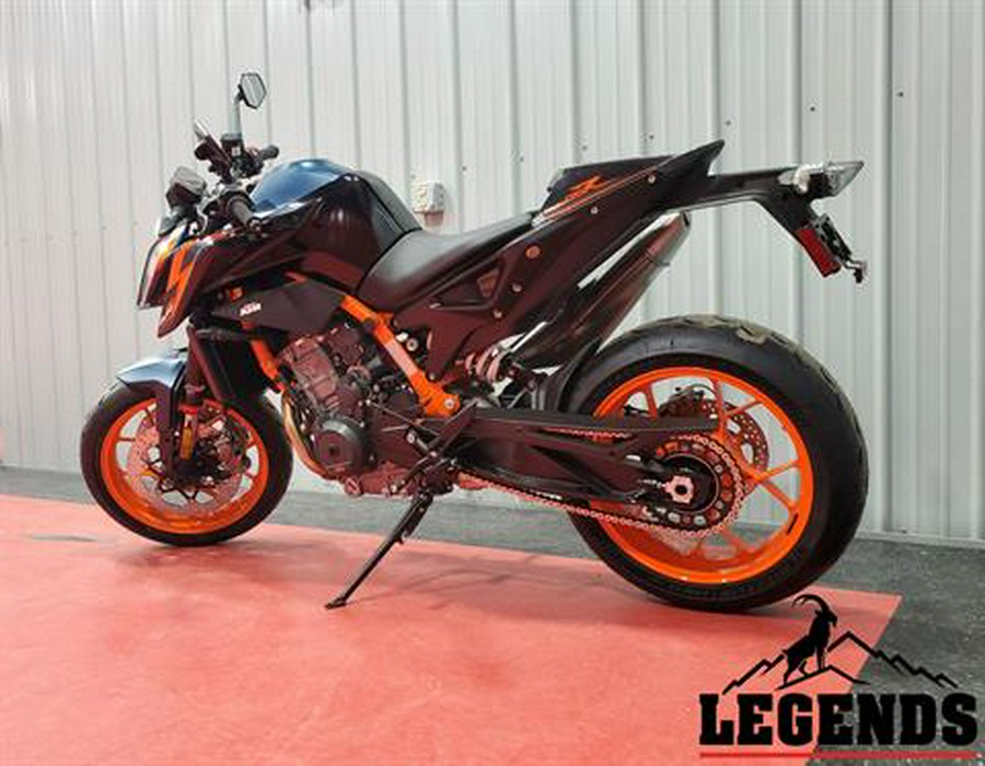 2023 KTM 890 Duke R