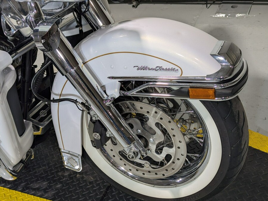 2008 Harley-Davidson® Electra Glide® Ultra Classic® White Gold Pearl