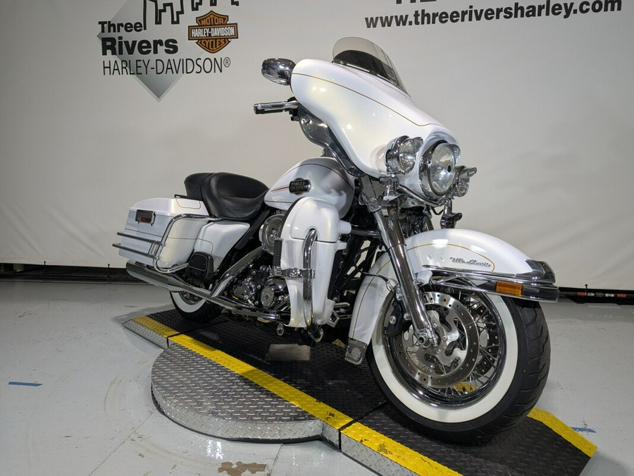 2008 Harley-Davidson® Electra Glide® Ultra Classic® White Gold Pearl