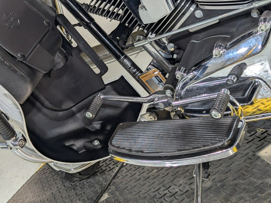 2008 Harley-Davidson® Electra Glide® Ultra Classic® White Gold Pearl