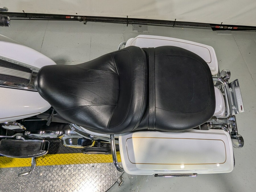 2008 Harley-Davidson® Electra Glide® Ultra Classic® White Gold Pearl