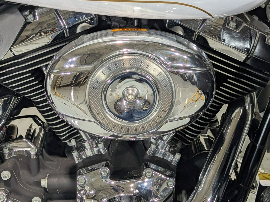 2008 Harley-Davidson® Electra Glide® Ultra Classic® White Gold Pearl