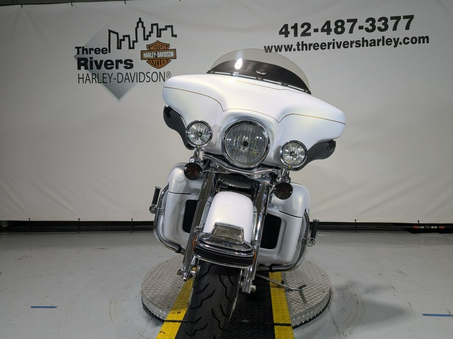 2008 Harley-Davidson® Electra Glide® Ultra Classic® White Gold Pearl