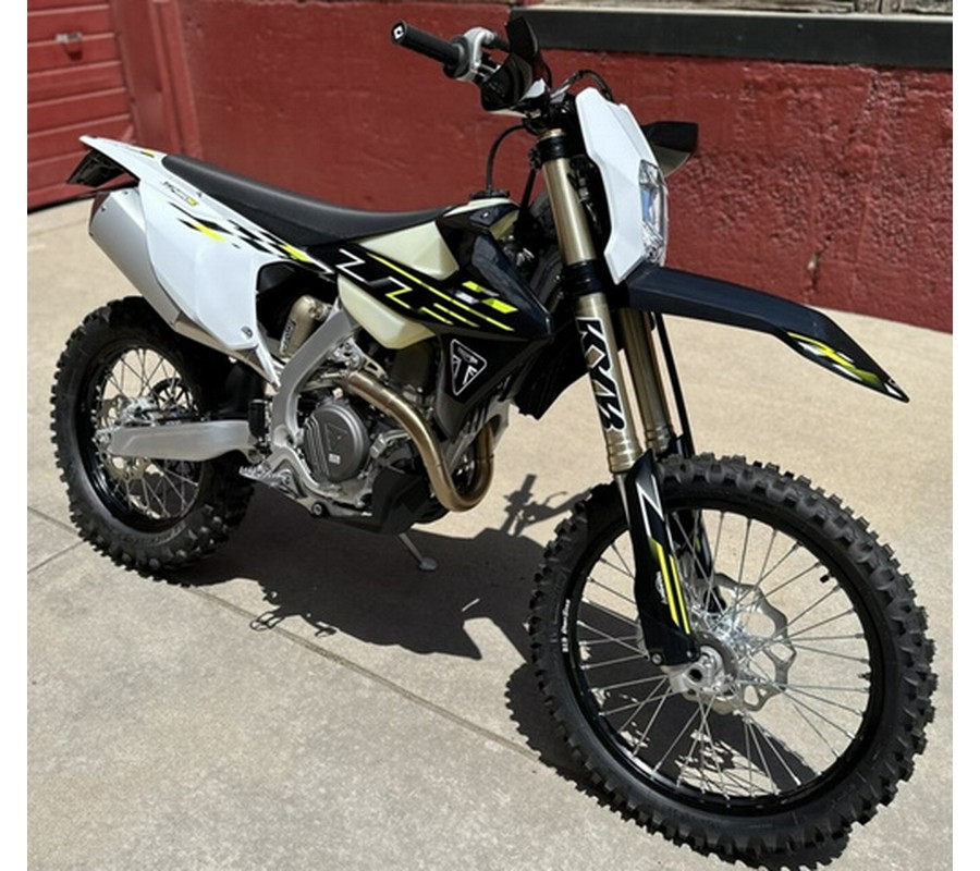 2026 Triumph TF 450-E Jet BlackPure White