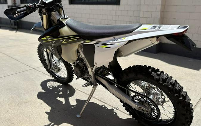 2026 Triumph TF 450-E Jet BlackPure White