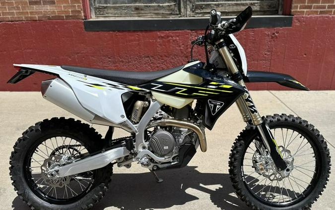 2026 Triumph TF 450-E Jet BlackPure White