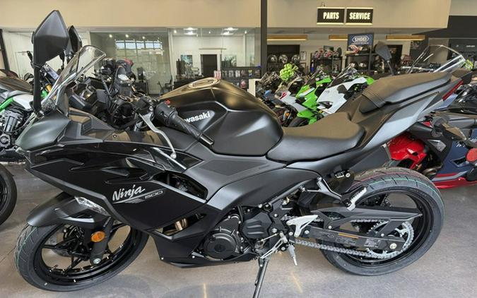 2026 Kawasaki Ninja 500 ABS Metallic Flat Spark Black