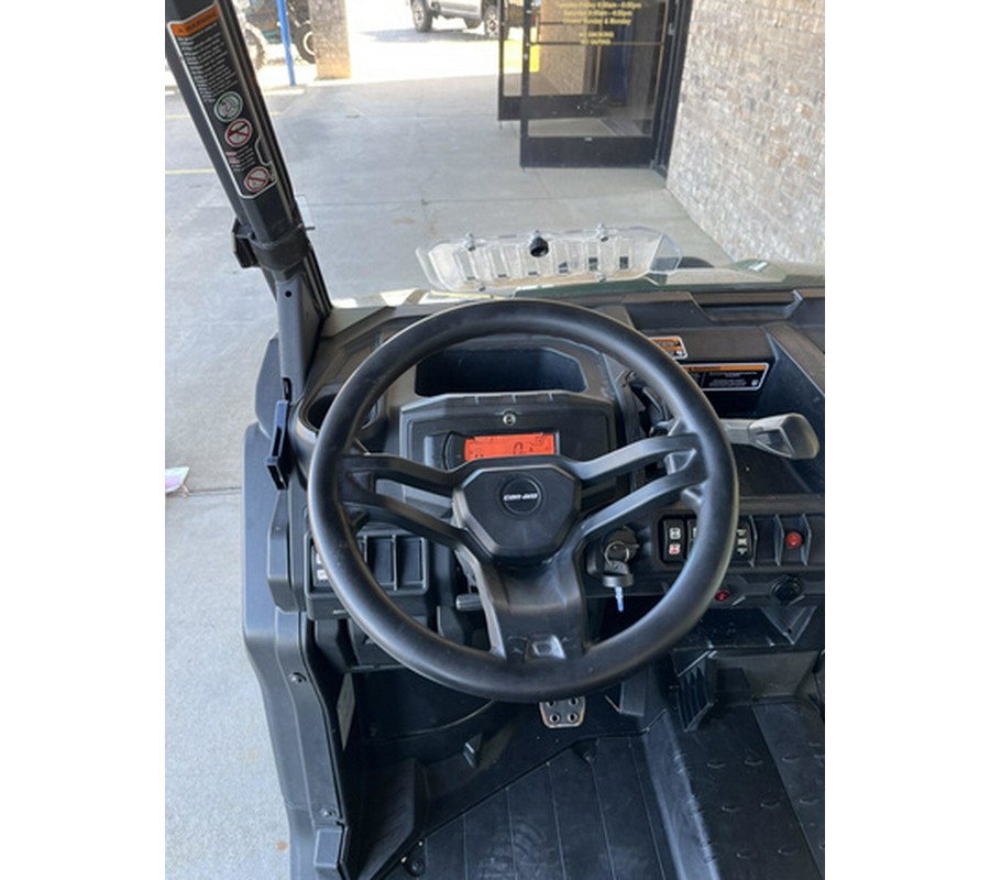 2022 Can-Am Defender DPS HD9