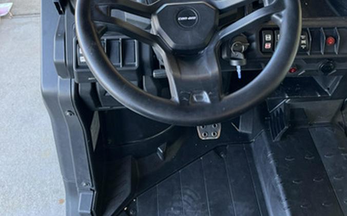 2022 Can-Am Defender DPS HD9