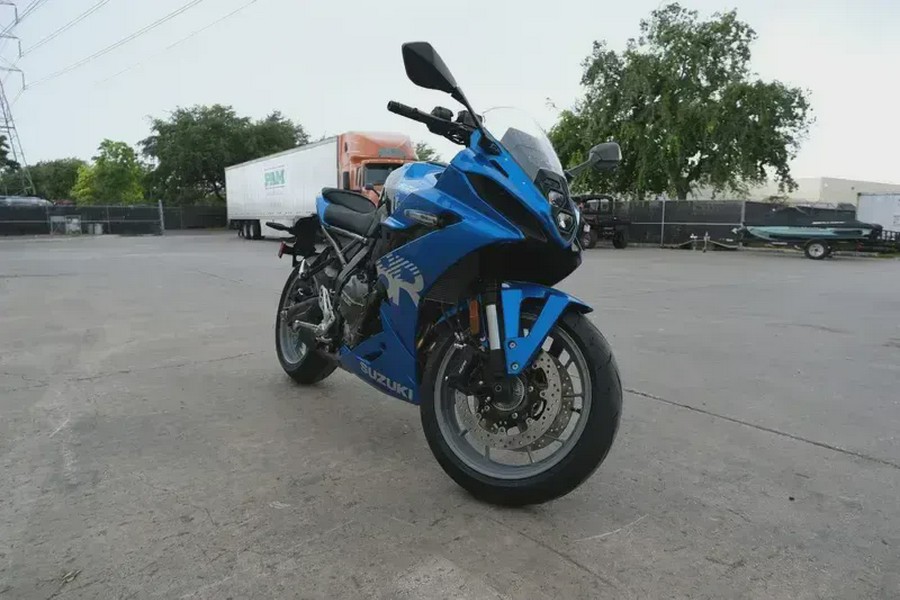 2026 SUZUKI GSX8R