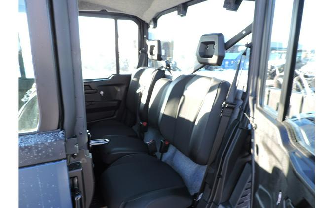 2026 Can-Am Defender MAX XT CAB HD11