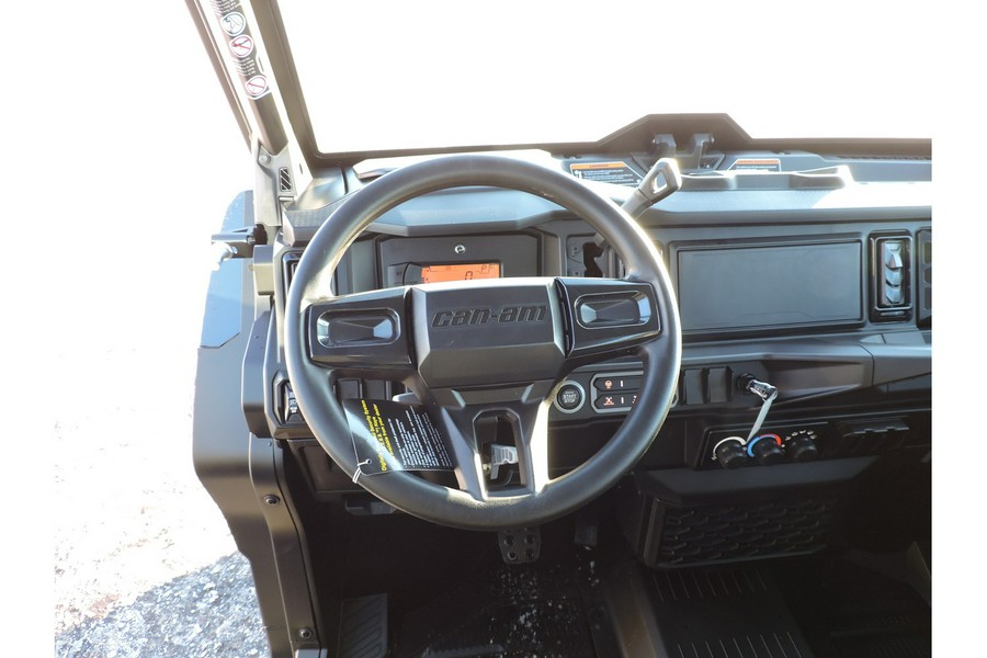 2026 Can-Am Defender MAX XT CAB HD11