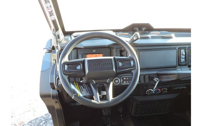 2026 Can-Am Defender MAX XT CAB HD11